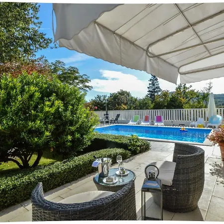 Bloom Garden By Interhome 希贝尼克