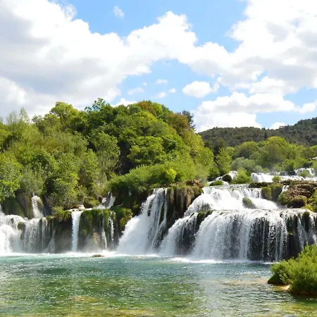 Bloom Garden By Interhome