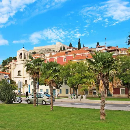 Bloom Garden By Interhome *