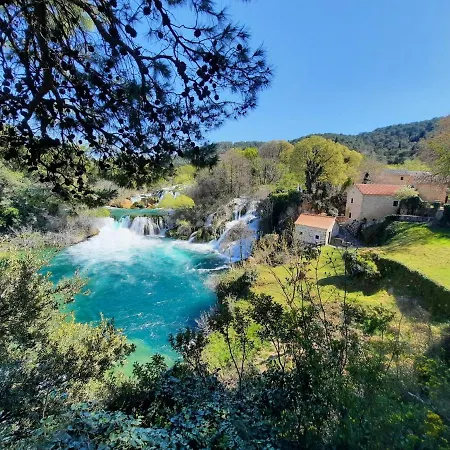 Bloom Garden By Interhome * 希贝尼克