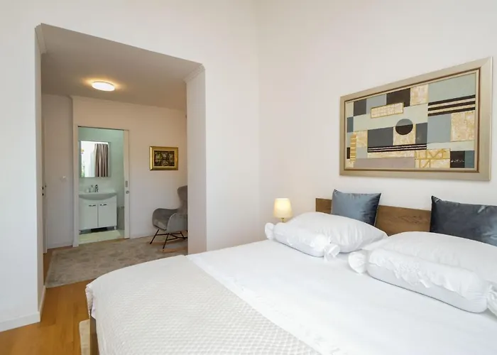 Bloom Garden By Interhome 度假居 希贝尼克