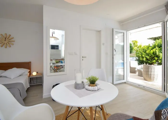 Bloom Garden By Interhome