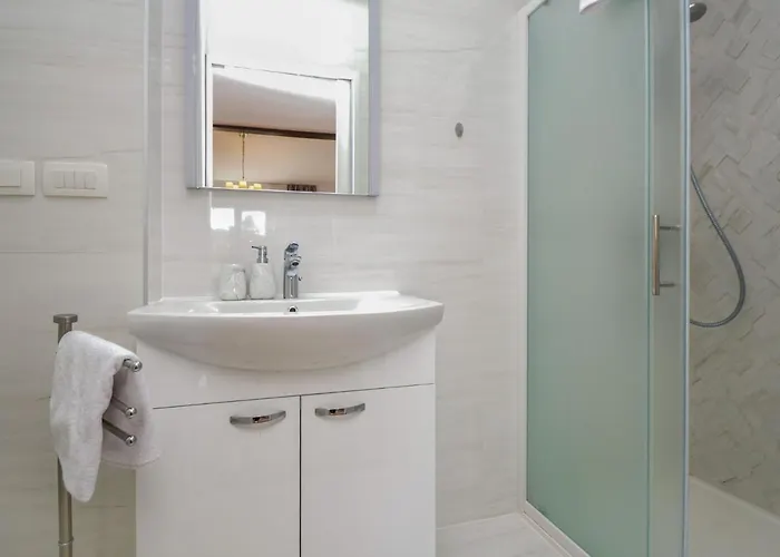 Bloom Garden By Interhome * 希贝尼克