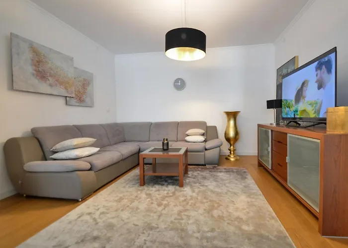 Bloom Garden By Interhome 度假居 希贝尼克